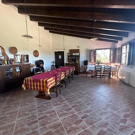 Agriturismo La Fillirea Sant' Antonio di Santadi Exteriör bild